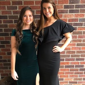 Lulus black one-shoulder formal gown